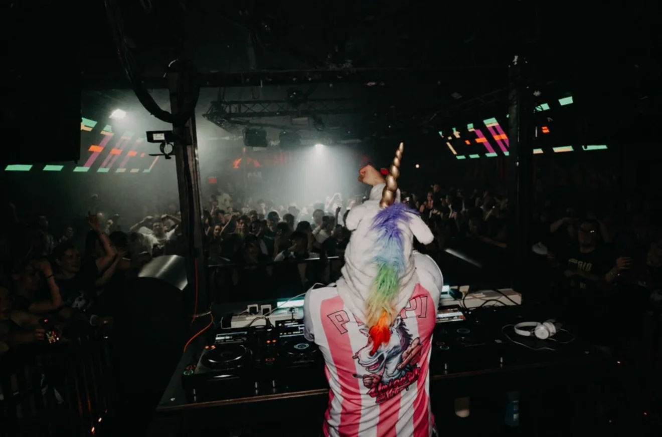 Club & Events – Crowd
